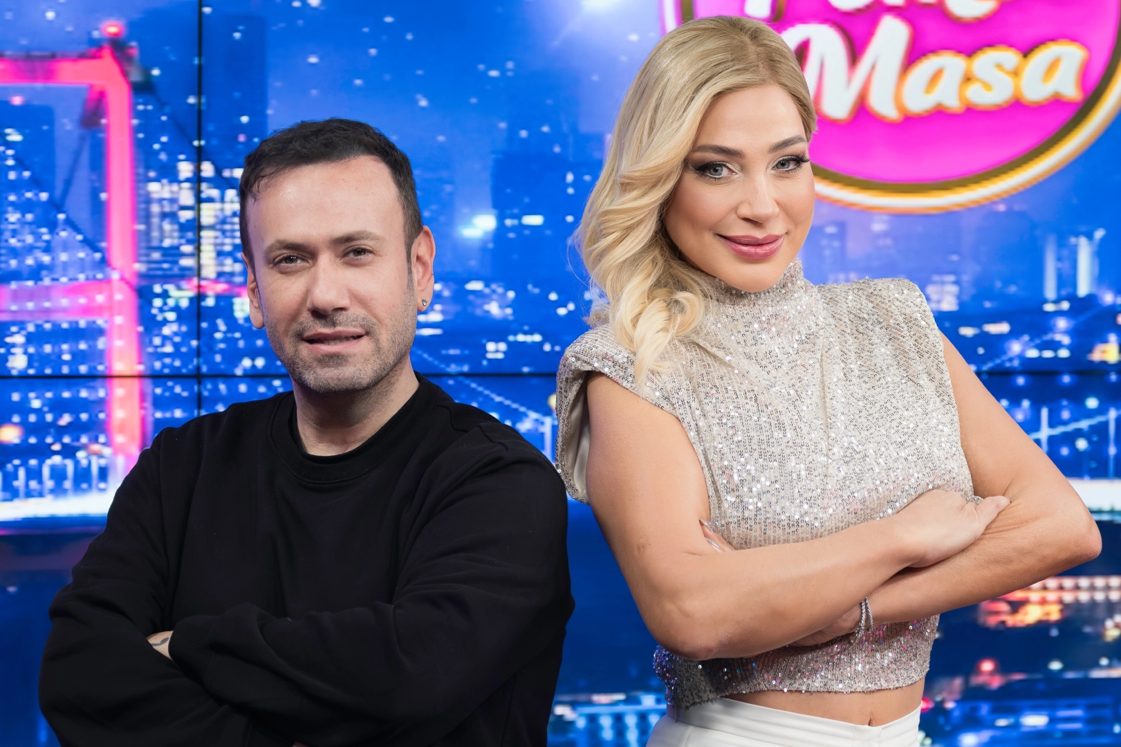 &Ouml;zg&uuml;r Aras Pembe Masa&rsquo;da konuştu: K&uuml;stah insanlarla &ccedil;alışmam! Kıvan&ccedil; Tatlıtuğ değişmedi