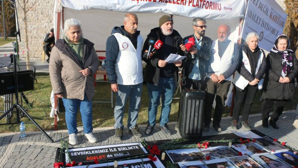 Adalet Peşinde Aileler Platformu&rsquo;ndan &lsquo;adalet&rsquo; &ccedil;ağrısı: &lsquo;Hesap Sormak İ&ccedil;in Buradayız&rsquo;  - Videolu Haber