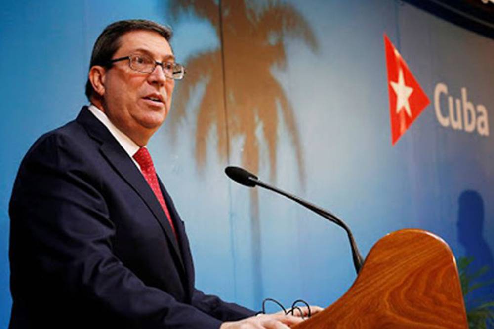 K&uuml;ba'dan ABD'ye tepki: Satılık değiliz