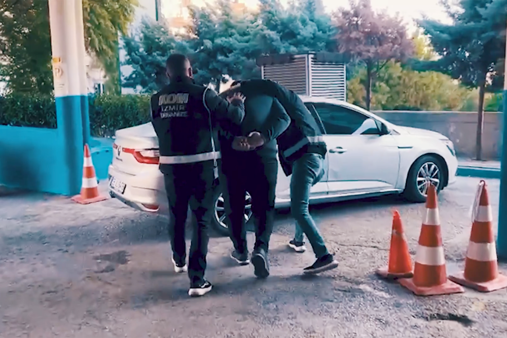 FET&Ouml;'n&uuml;n emniyet yapılanmasına operasyon: 81 ş&uuml;pheli yakalandı