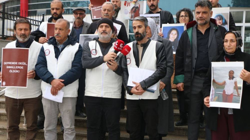 Akabe Sitesi Davası&rsquo;nın ikinci duruşması g&ouml;r&uuml;ld&uuml;: Sanıkların tutuklanma talepleri reddedildi  - Videolu Haber