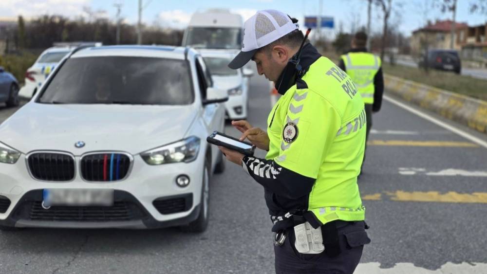 Trafik cezaları artıyor, Güler'den net mesaj: ‘Cezaları düşürmüyoruz, caydırıcı hale getiriyoruz’ 