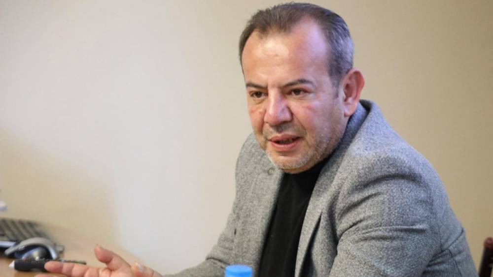Tanju &Ouml;zcan CHP&rsquo;den istifa etti: &lsquo;Atanmış kayyumun s&ouml;zde YDK&rsquo;sına savunma vermem&rsquo; 