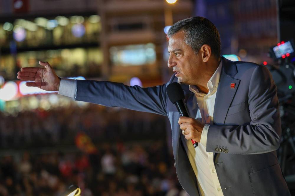 Özgür Özel’den Bayrampaşa Belediyesi'ne yapılan operasyon sonrası açıklama: ‘Akıllarınca belediyeye çökmeye çalışıyorlar’ 