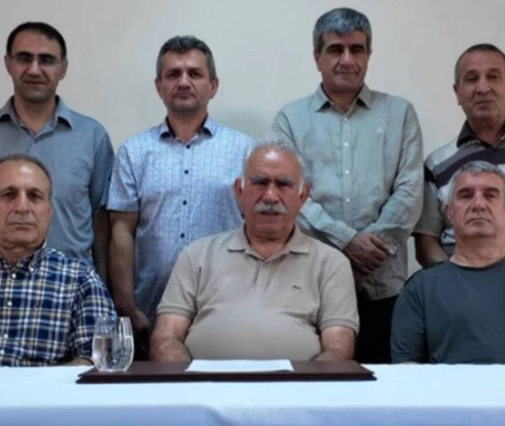İmralı Heyeti &Ouml;calan&rsquo;ın mesajını paylaştı: &lsquo;Hukuki ve siyasi d&uuml;zenlemeler ertelenemez&rsquo; 