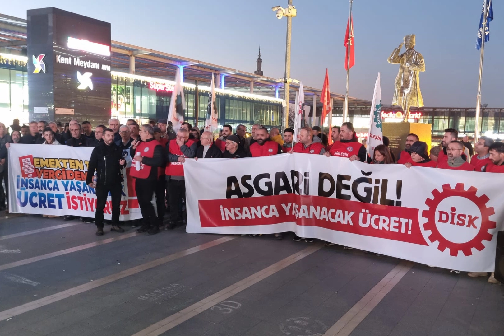 DİSK G&uuml;ney Marmara'dan Bursa'da kitlesel a&ccedil;ıklama