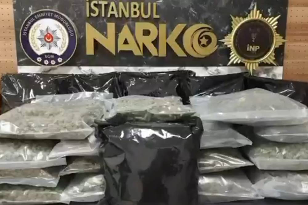 Zeytinburnu&rsquo;nda narkotik operasyonu: 22 kilo 450 gram skunk ele ge&ccedil;irildi