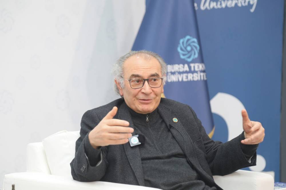 Psikiyatrist Tarhan: Dijital bağımlılık ile hazcılık aileyi ve toplumu tehdit ediyor