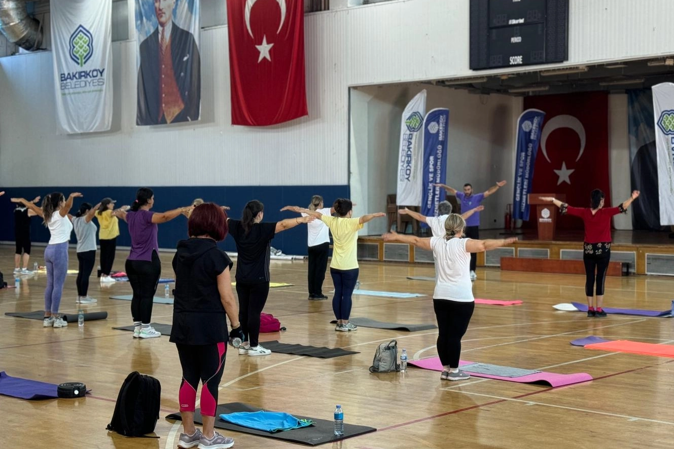 Bakırköylü kadınlar güne sporla başlıyor