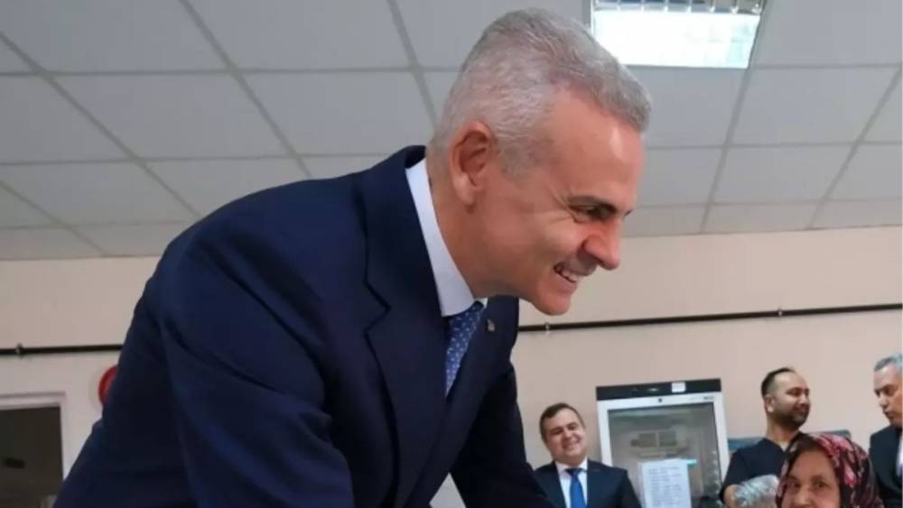 Ardahan Valiliği logosu tartışma yarattı: T&uuml;rk Bayrağı &ccedil;ıkarıldı, ardından geri eklendi 