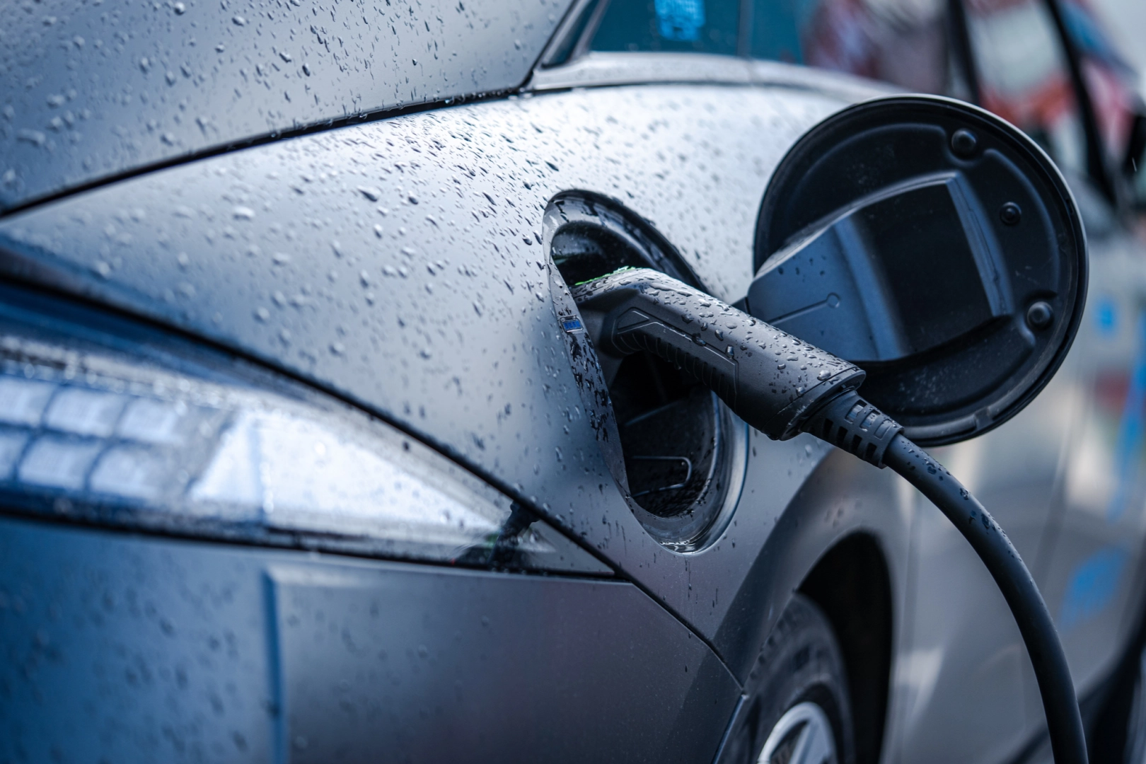 arabam.com'dan elektrikli ara&ccedil;lar i&ccedil;in &ouml;nemli hatırlatmalar