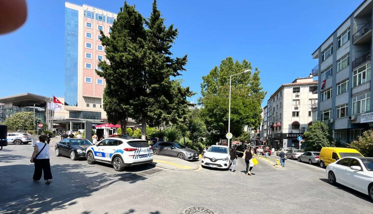 Bakırköy Acıbadem International önünde silahlı saldırı!