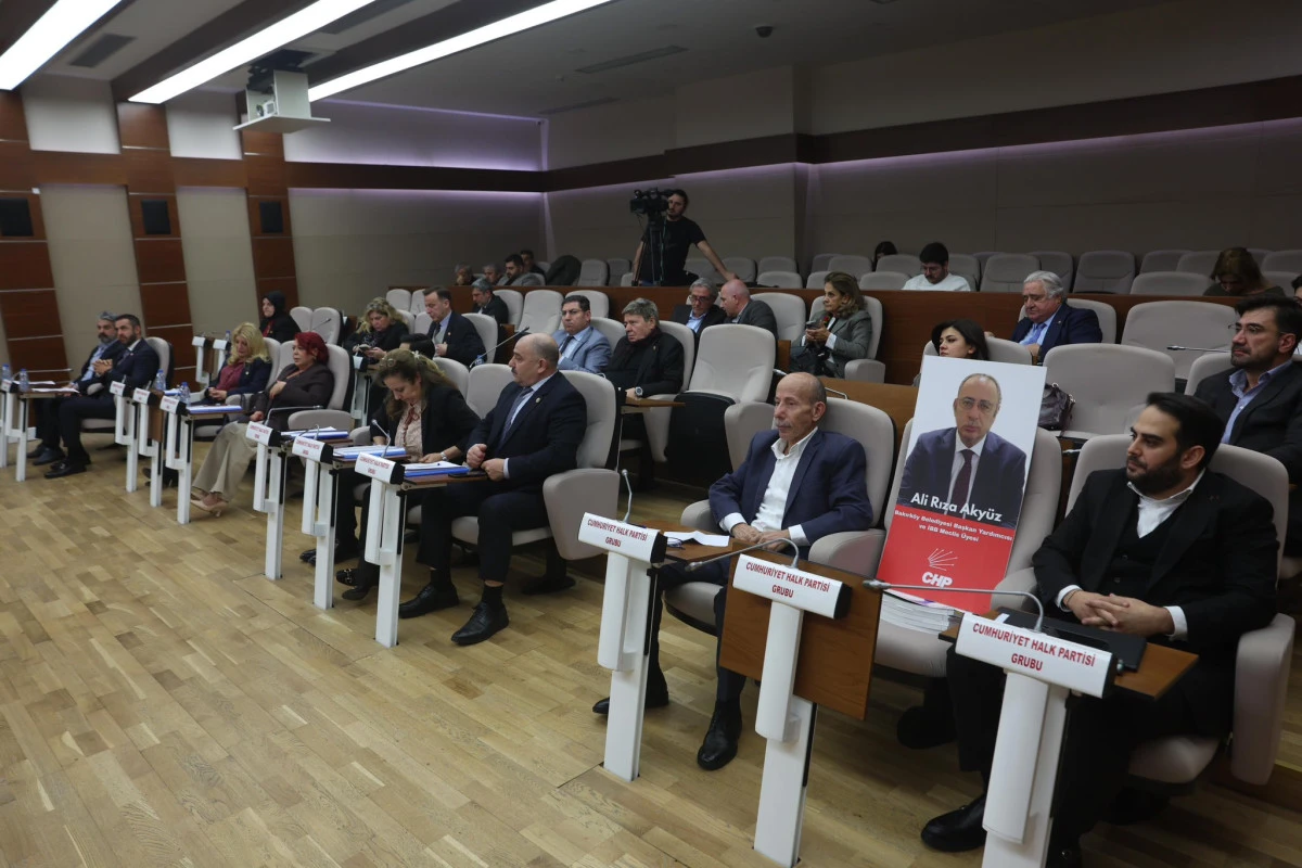 Bakırk&ouml;y Belediye Meclisi&rsquo;nin İlk Toplantısı Sert Tartışmalara Sahne Oldu