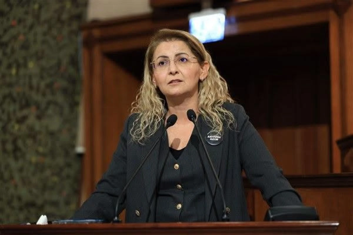 BAKIRK&Ouml;Y&rsquo;DE İSTİFA İDDİASI! G&Ouml;ZLER AYŞEG&Uuml;L OVALIOĞLU&rsquo;NDA