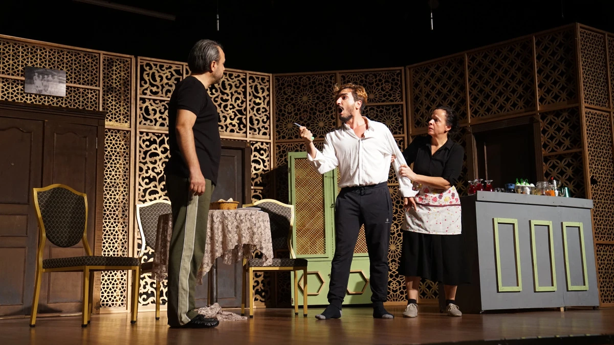 Esenyurt’ta Sanat Sahnede: “Ocak” Oyunu Komşularla Buluştu