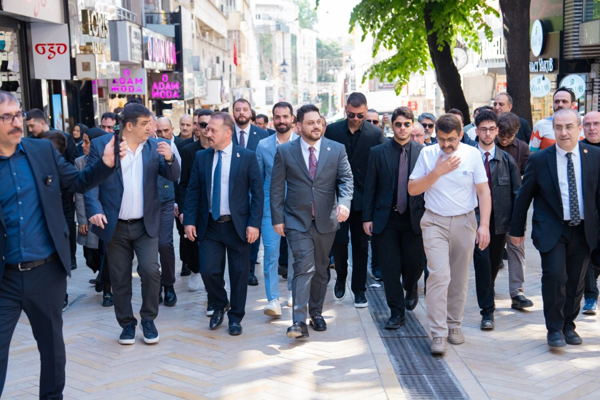 &ldquo;İnsanı yaşat ki devlet yaşasın&rdquo;