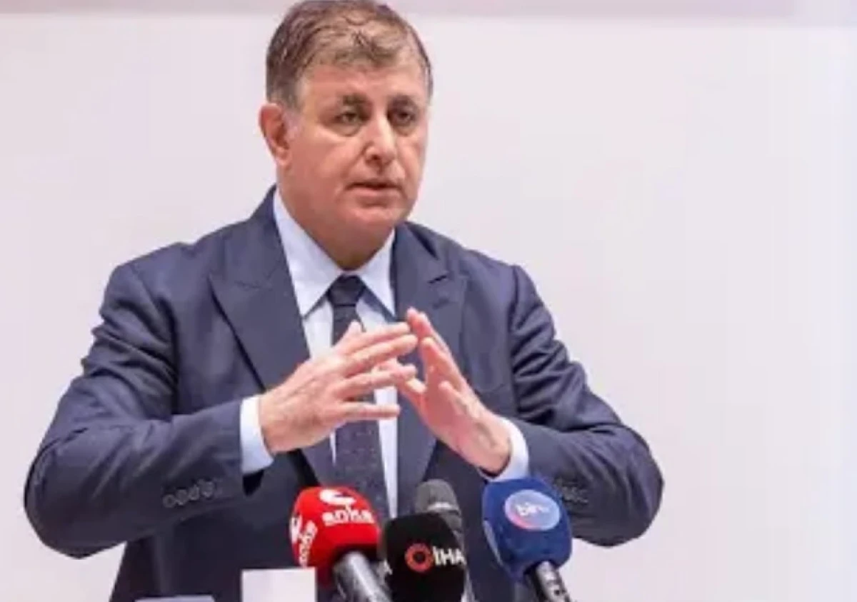 İzmir Büyükşehir Belediye Başkanı Cemil Tugay, kent gündemine ilişkin değerlendirmelerde bulundu. Tugay: Bin 30 kişi inceliyor, yollarımızı ayırabiliriz