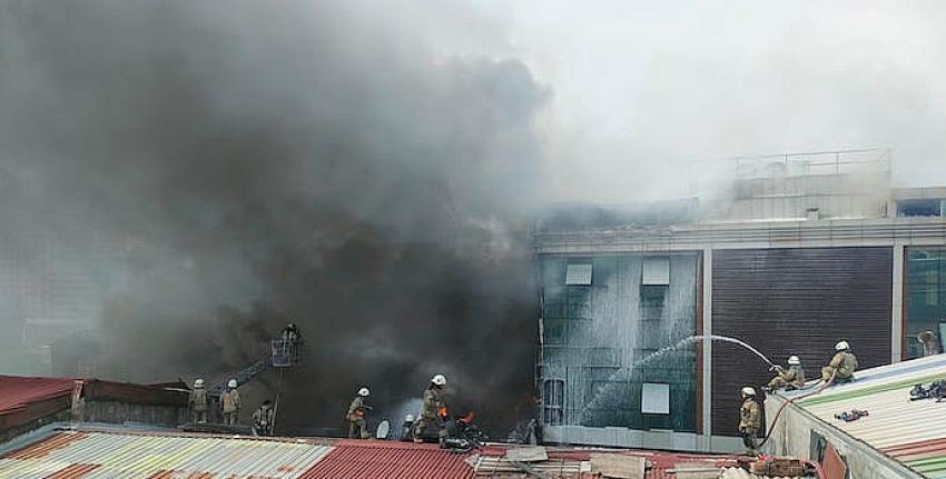 Kartal Belediyesi Ekipleri Ataşehir’de Çıkan Yangının Söndürülmesine Destek Verdi