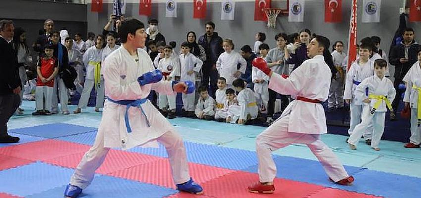 Kartal Belediyesi,  ‘Karate ve Kick Boks Dostluk Müsabakası’na Ev Sahipliği Yaptı